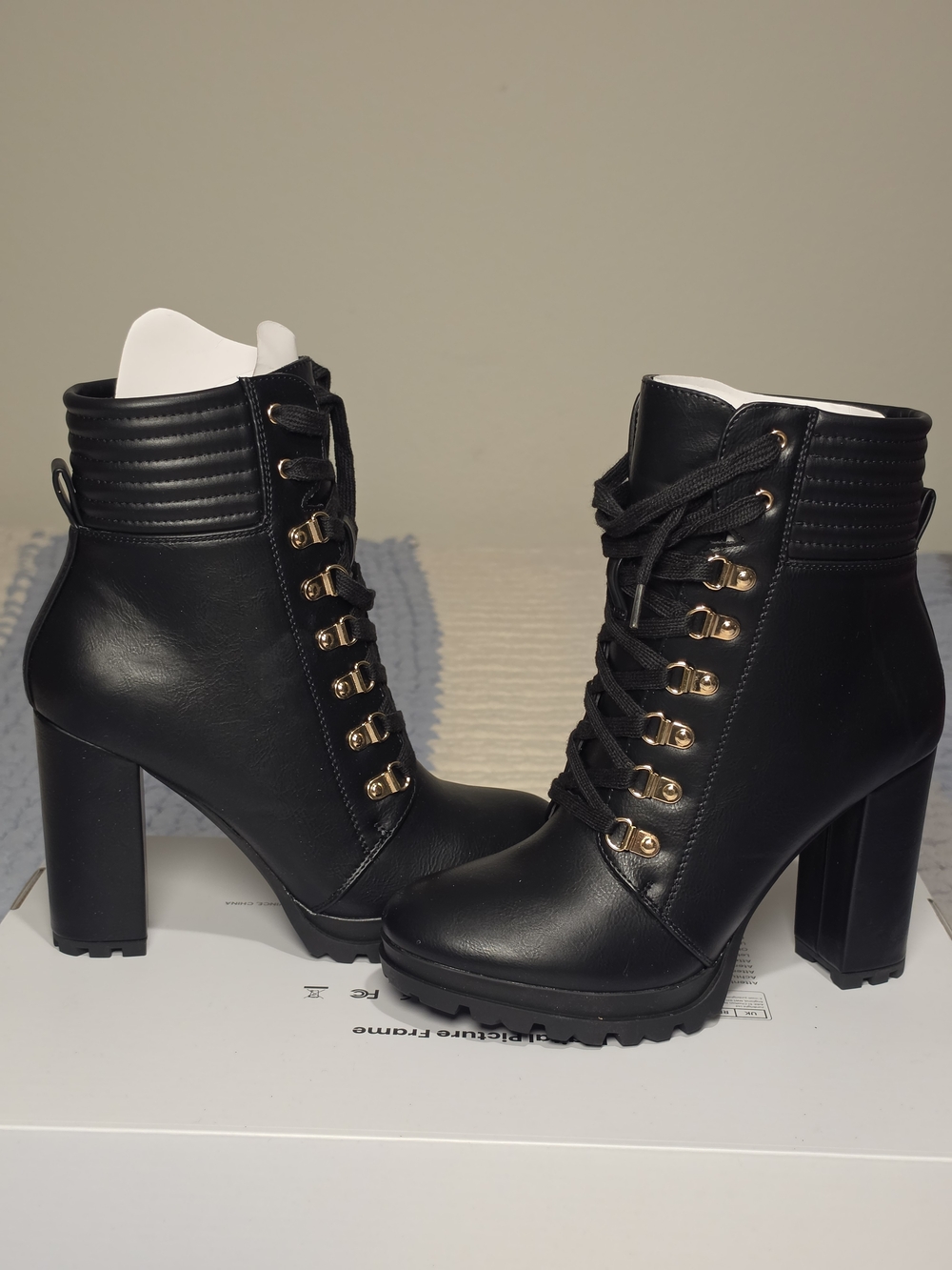 JustFab Black Lace-Up Chunky Heel Ankle Boots - Picture 1 of 7